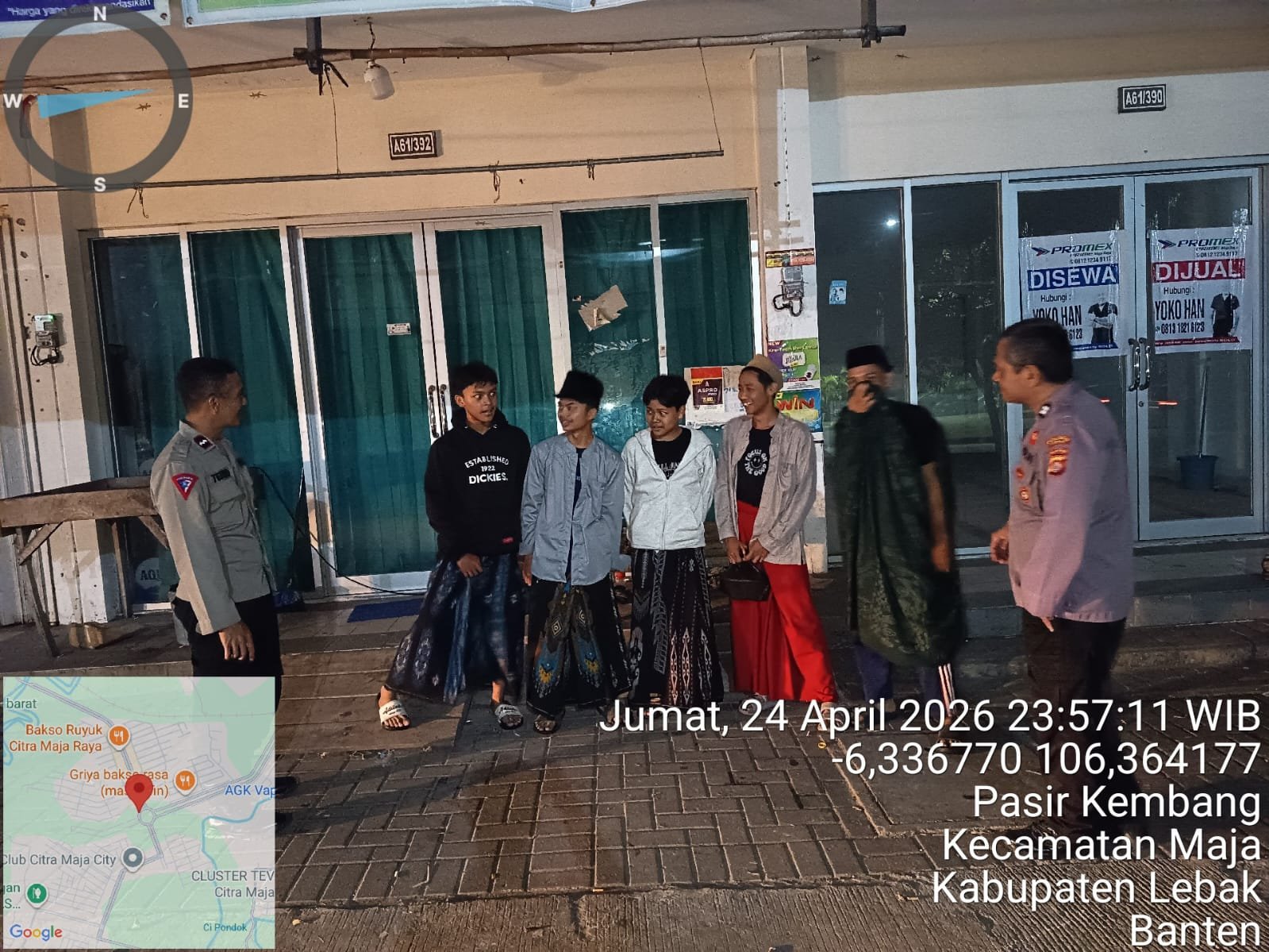 Antisipasi Gangguan Kamtibmas Anggota Polsek Maja Polres Lebak Laksanakan Patroli Dialogis Malam Hari Bersama Warga