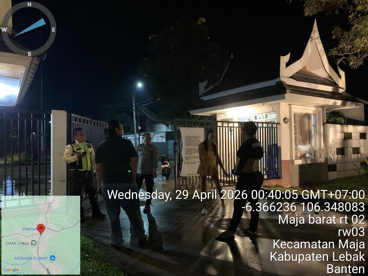 Antisipasi Gangguan Kamtibmas Anggota Polsek Maja Polres Lebak Laksanakan Patroli Dialogis Malam Hari Bersama Warga