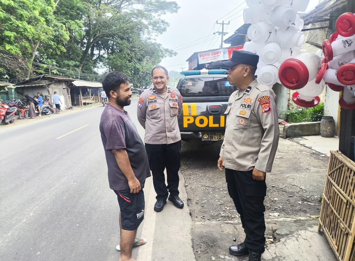 Anggota Piket Polsek Rangkasbitung Polres Lebak Giat Patroli Dialogis dan Sambang Ke Warga Desa Namengc