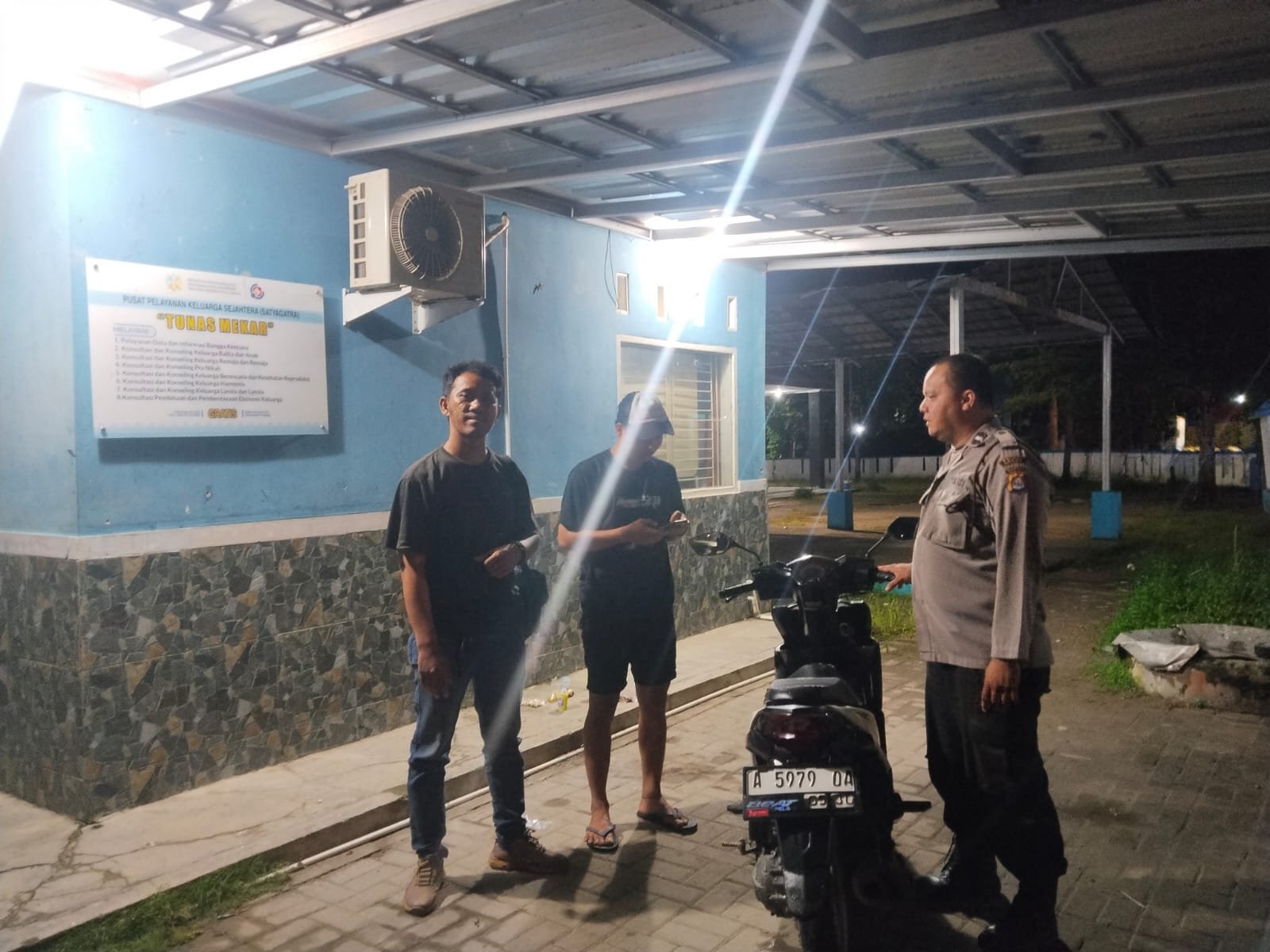 Personil Polsek Cimarga Polres Lebak Melaksanakan Giat Patroli Malam Hari