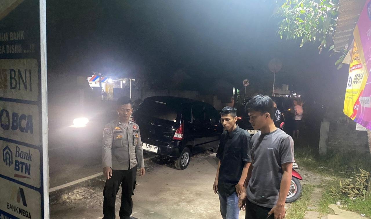 Demi Terwujudnya Sinergitas Antara Polsek Cikulur Dengan Masyarakat Cikulur, Anggota Polsek Cikulur Rutin Melaksanakan Sambang Ke Masyarakat Kecamatan Cikulur.