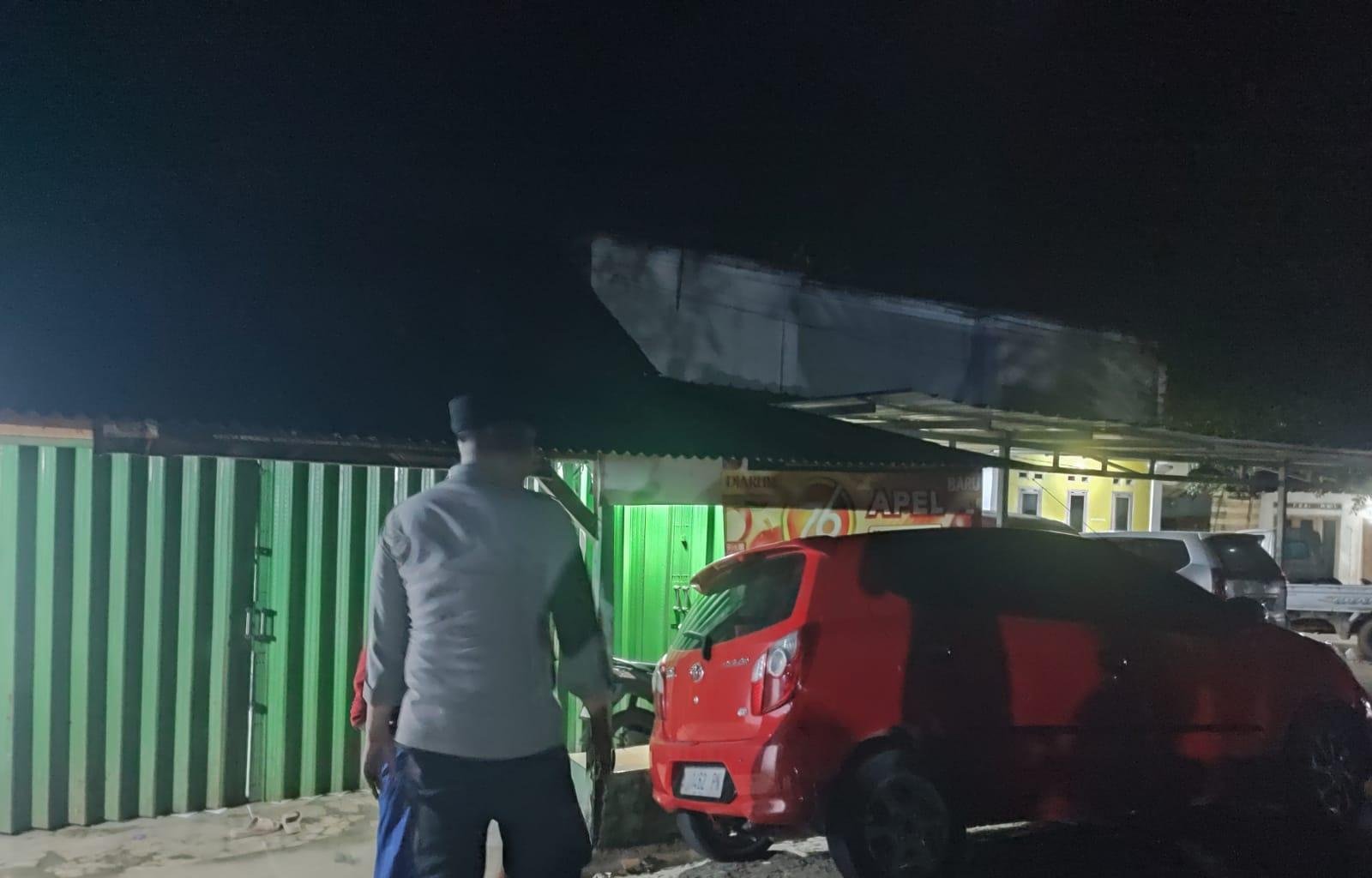 Anggota Polsek Leuwidamar Polres Lebak, Patroli Malam Hari Guna Mencegah Gangguan Kamtibmas.