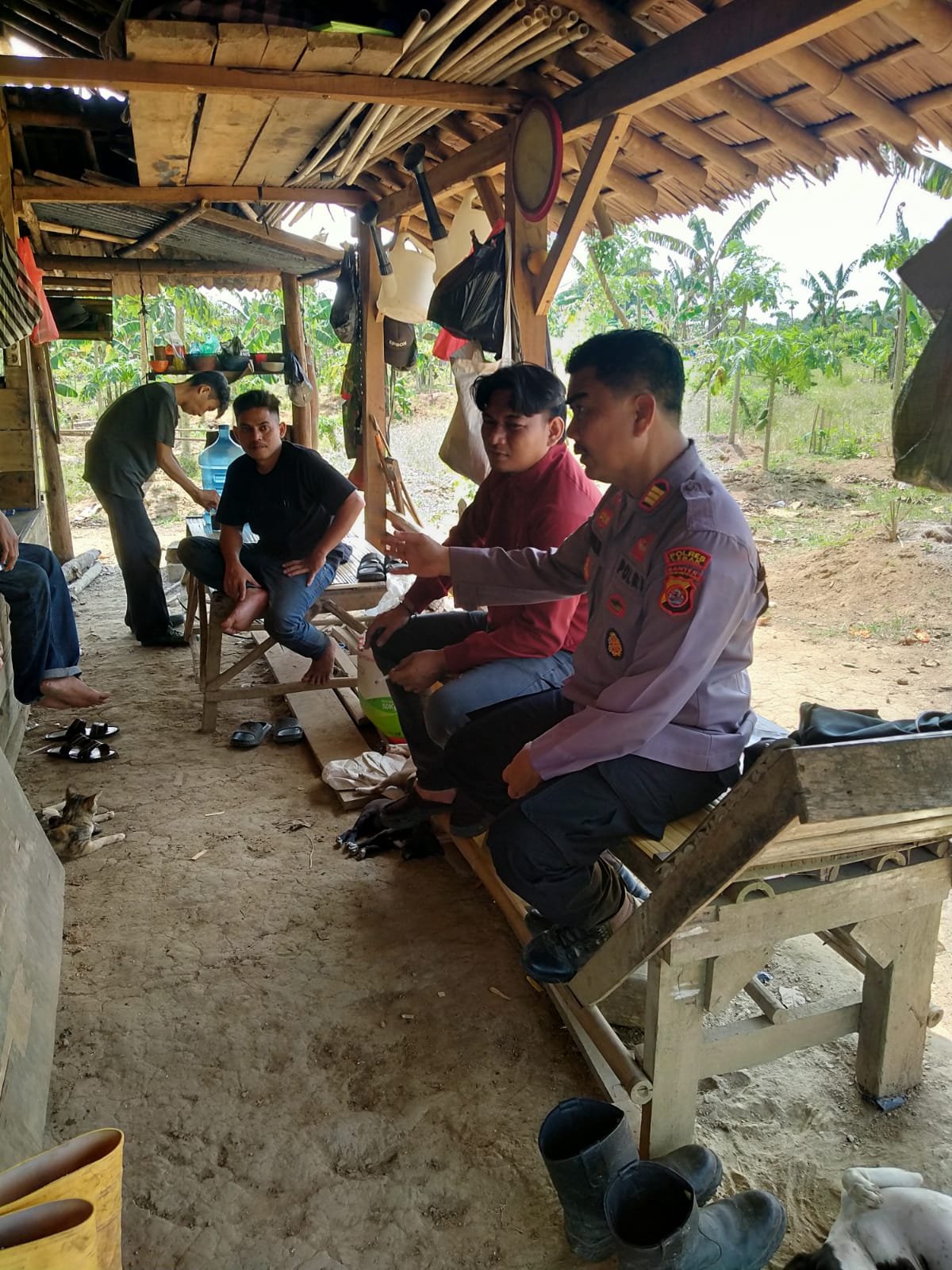Giat Sambang Kapolsek Cimarga Polres Lebak Temui Warga Desa Intenjaya