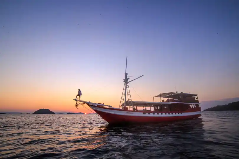 Kehadiran Kapal Liveaboard di Perairan Maratua Tuai Protes, Nelayan dan Pelaku Wisata Desak Kejelasan Aturan