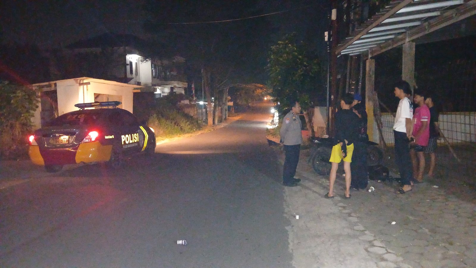 Kanit Samapta Polsek Rangkasbitung Polres Lebak Giat Patroli Dialogos di Jalan TB.Hasan Temui Remaja Yang Sedang Nongkrong