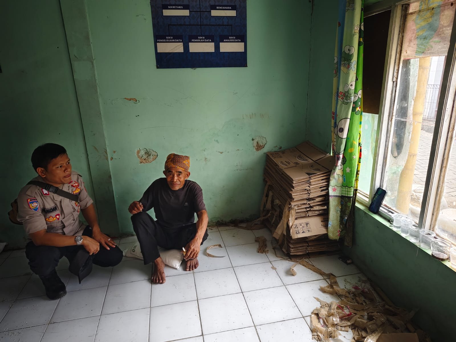 Bhabinkamtibmas desa Cirompang Polsek Sobang Polres Lebak laksanakan Sambang di Desa binaanya