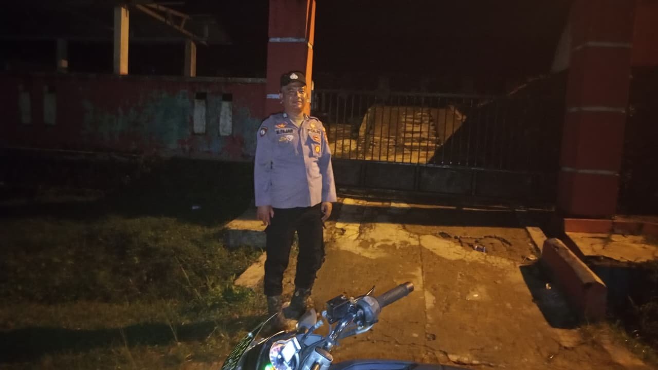 Cegah Gangguan Kamtibmas Polsek Bojongmanik Polres Lebak Laksanakan Patroli Malam