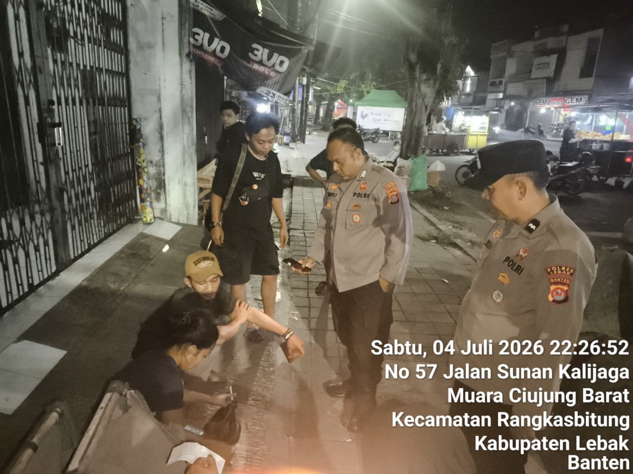 Hampiri Anak Remaja di Jalan Sunan Kalijaga,Personel Polsek Rangkasbitung Polres Lebak Giat Patroli KRYD Berikan Edukasi Kamtibmas