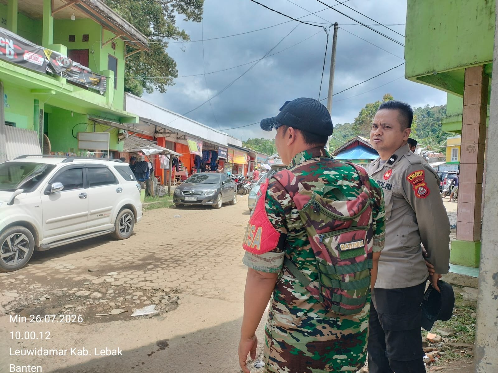 Pantau Situasi Dan Berikan Keamanan, Personil Polsek Leuwidamar Polres Lebak Giat Patroli Wisata Baduy