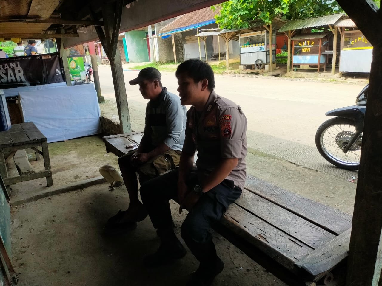 Bhabinkamtibmas desa Sukamaju Polsek Sobang Polres Lebak laksanakan Sambang di Desa binaanya