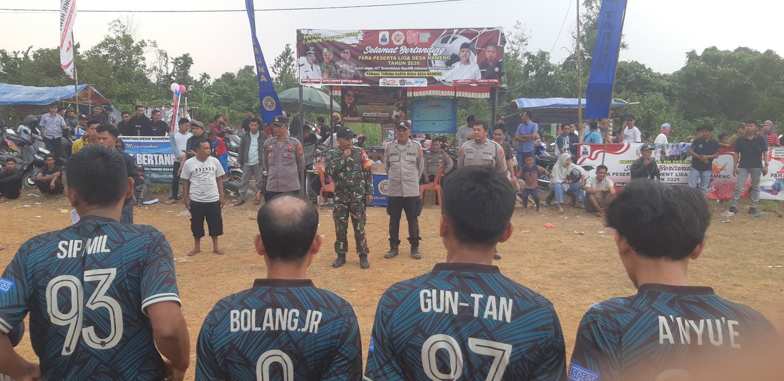 Personel Polsek Rangkasbitung Polres Lebak Giat Pengamanan Sepak Bola Liga Desa Nameng 2026,Semi Final di Desa Nameng