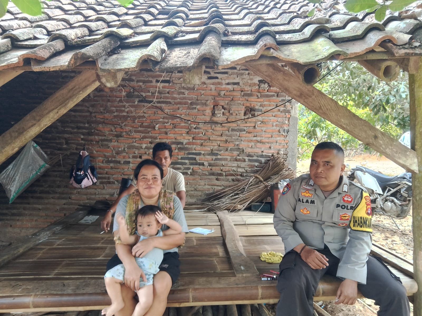 SAMBANG KAMTIBMAS POLSEK CILELES POLRES LEBAK GUNA JAGA LINGKUNGAN AMAN