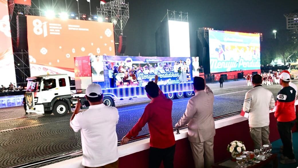 Monas Dipenuhi Warga, Karnaval Bersatu Harmoni Nusantara Meriahkan HUT ke-81 Kemerdekaan RI