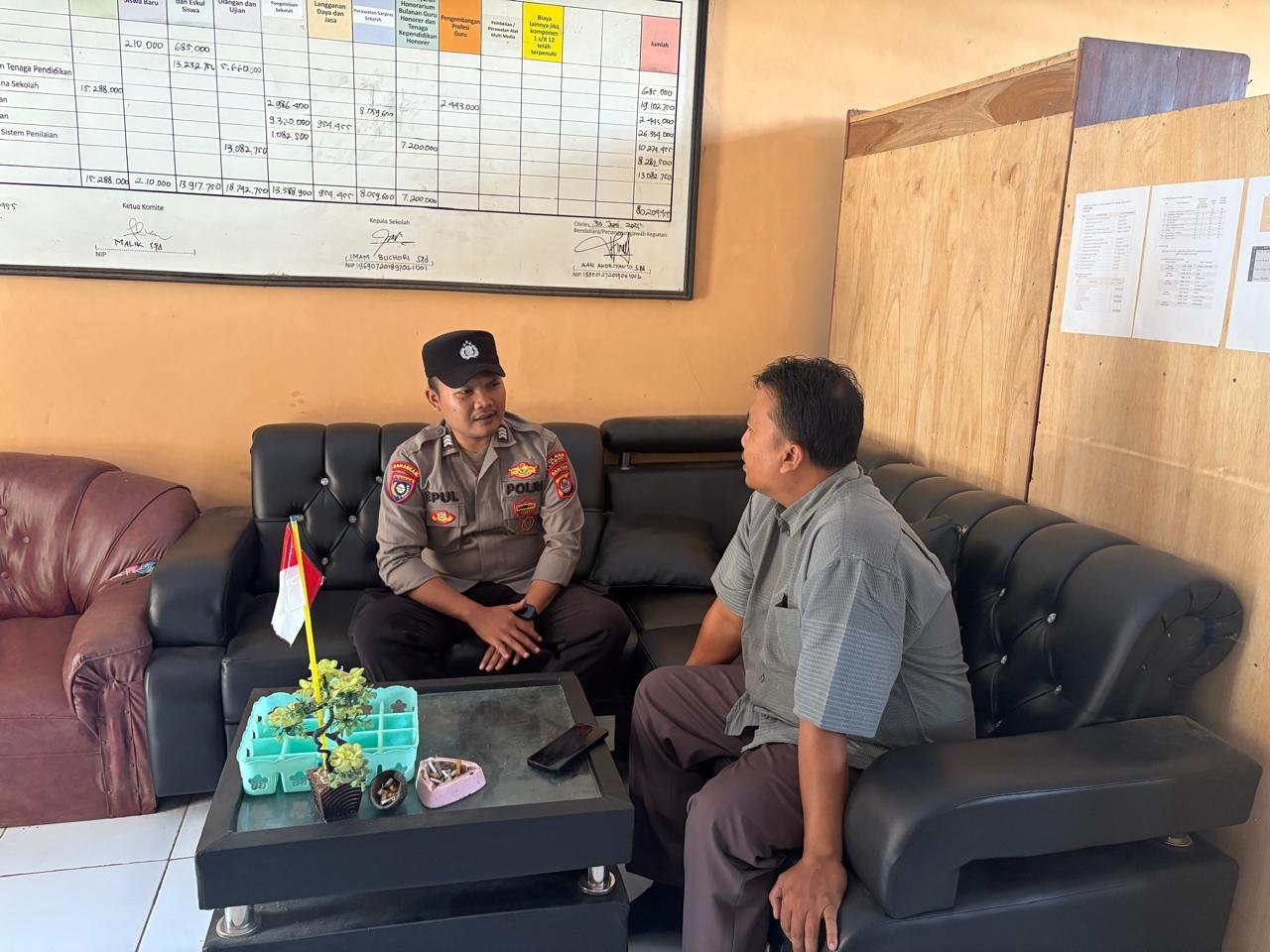 Bhabinkamtibmas Polsek Cileles Sambangi SMPN 3 Cileles, Sampaikan Himbauan Kamtibmas